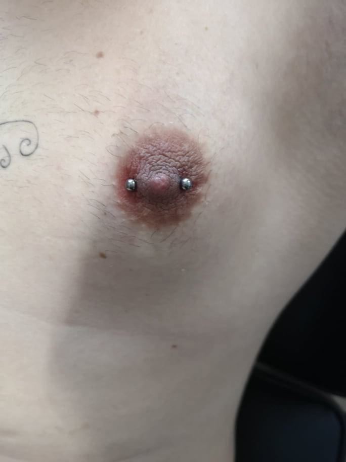 Piercing Téton réalisé par Oc Piercing à Arles